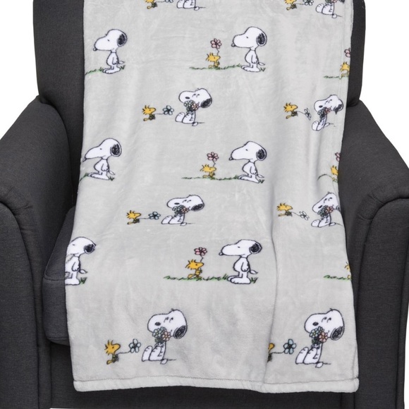 Peanuts Snoopy Grey Blanket Throw - Picture 1 of 4
